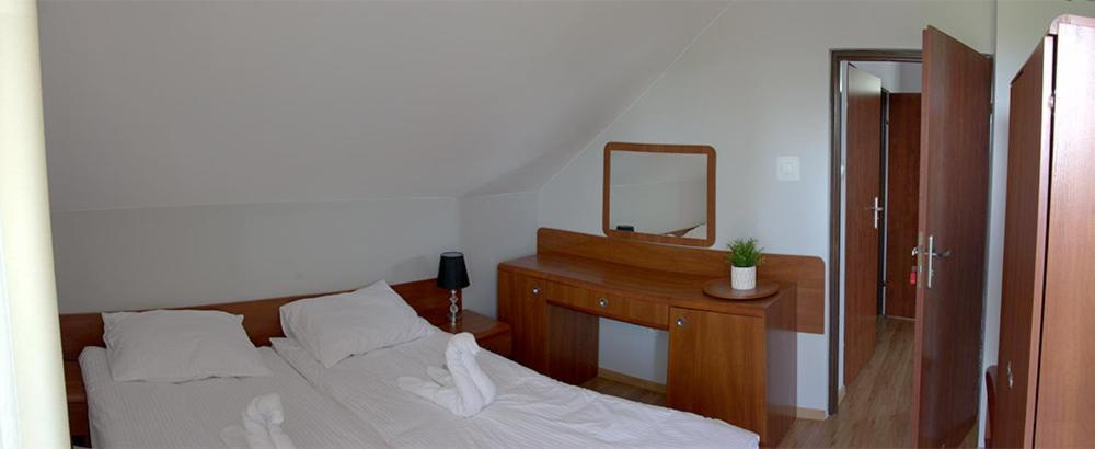 Hotel Jurajska Przystan Jastrząb Esterno foto